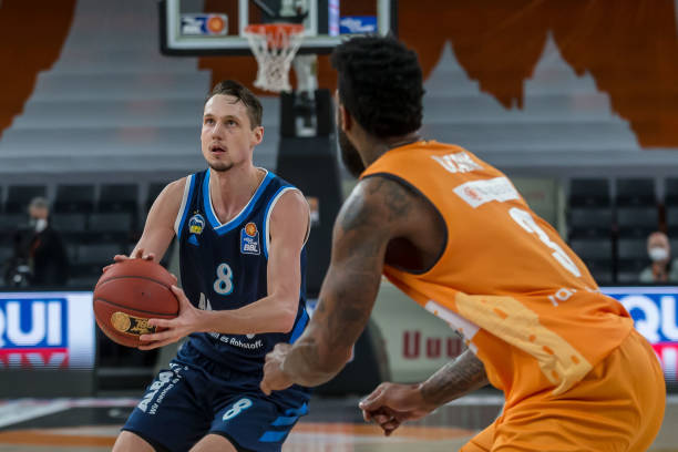 系在足球队 系在足球队